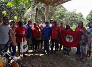 Kieretwi Opoku visita assentamentos do MST no extremo sul da Bahia