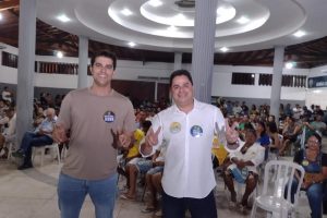 "Votem como se estivessem votando em mim”, diz Léo Lopes durante encontro político