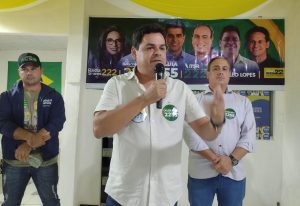 "Lula tem time, Bolsonaro tem seleção”, afirma Léo Lopes durante inauguração de comitê