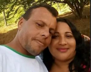 Casal morre após carro em que viajavam cair de ponte em estrada vicinal