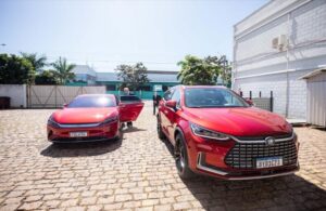 Maior fabricante de carros elétricos do mundo, BYD vai instalar três fábricas na Bahia