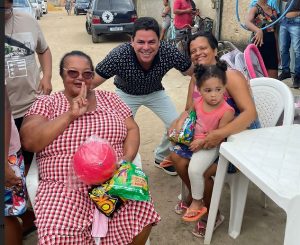 Léo Lopes mantém tradição e distribui 1000 brinquedos para crianças carentes de Itamaraju