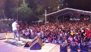 Muita música, dança e diversão abrilhantam a 2ª noite da Festa da Cidade em Mucuri