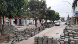 Iniciada a pavimentação da Avenida Rio Mucuri no bairro Triângulo Leal em Itabatã