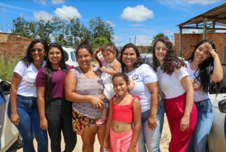 Natal Solidário: Secretaria de Saúde presenteia crianças de comunidade teixeirense; veja fotos