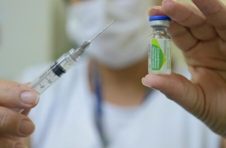 Meningite C: Ilhéus vacina trabalhadores da Saúde e pessoas entre 1 e 19 anos até 30 de janeiro
