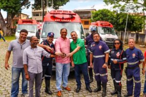 Prefeito Mário Alexandre entrega ambulância para renovação da frota do SAMU de Ilhéus