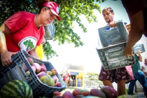 Campanha Natal Sem Fome e Solidário do MST doa 100 toneladas de alimentos pelo país