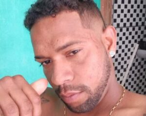 Homem abre fogo dentro de bar deixando um morto e outro ferido em Corumbau