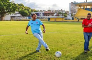 Prefeito entrega requalificação do Mário Pessoa e comemora retorno do estádio ao Campeonato Baiano