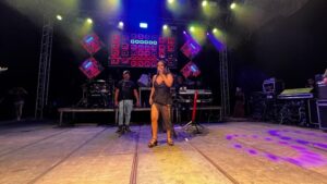 Jarley e Banda abre o mês do Carnaval na Arena Praia da Barra em Mucuri