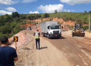 Valmir Assunção comemora liberação do trecho da BR-101 entre Itamaraju e Teixeira de Freitas