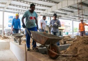 Ampliação do Mercado Municipal de Teixeira de Freitas avança; veja fotos