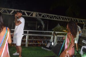 Cris Lima e Trem Bala animam segunda noite do carnaval de Belmonte 2023