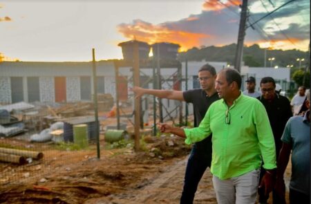Prefeito Mário Alexandre e vice Bebeto Galvão visitam obras da escola de tempo integral no CSU