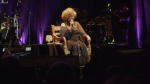 Alcione brilha com ‘show 50 anos’ no Festival de Música em Trancoso