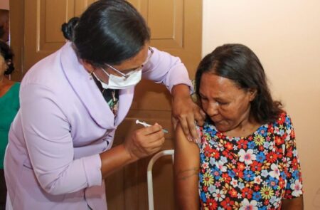 COVID-19: Iniciada a aplicação da vacina bivalente em Teixeira de Freitas; saiba mais