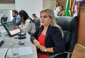 Câmara de Eunápolis discute lei que reduz idade mínima para realizar esterilização voluntária