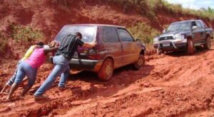 Moradores de Itamaraju desmentem prefeito após publicação de foto em suposta obra não realizada em estrada