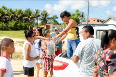 Famílias carentes são beneficiadas com distribuição 3 toneladas de peixes em Cabrália