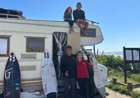 Surfista baiano se aventura de ‘motorhome’ em busca de ondas pela Europa