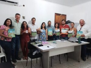 Guaratinga adere ao Projeto Adab na Escola; assinatura do convênio foi bastante festejada