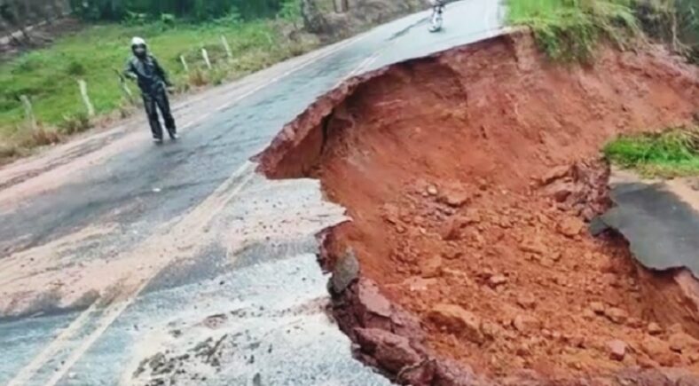 BA-283 cede e trânsito segue em meia pista entre Itabela e Guaratinga; veja outros trechos afetados pelas chuvas