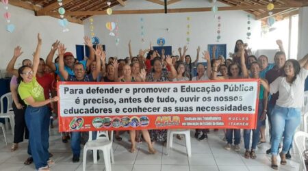 Professores da rede municipal de Itanhém deflagram greve geral a partir de hoje