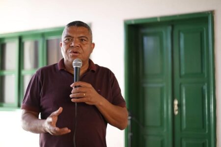 Valmir Assunção repudia derrubada de Centro de Reabilitação em Itamaraju