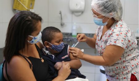 Cidades do Extremo Sul promovem vacinação contra Influenza e Covid 19