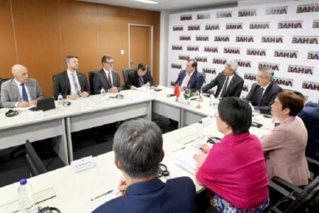 Governador debate projetos e investimentos para a Bahia com embaixador chinês