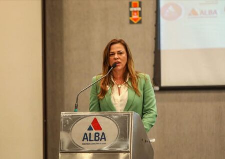 Deputada Soane Galvão indica ao Governo do Estado construção de casas populares em Ilhéus