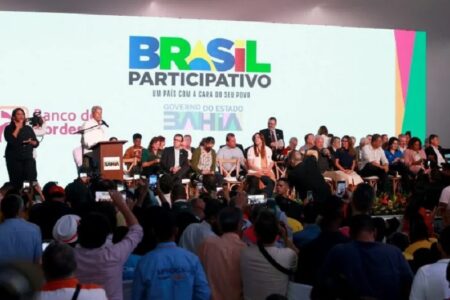 Ao lado de Lula, Jerônimo participa da primeira plenária estadual do PPA Federal