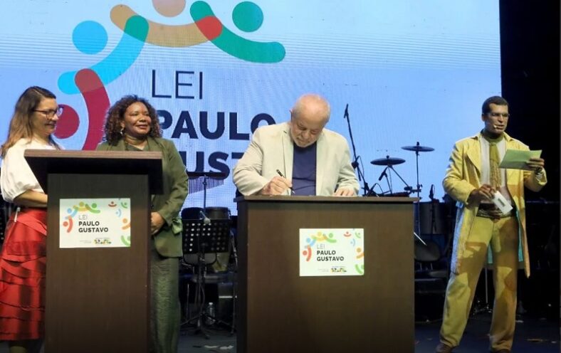 Com Jerônimo e Margareth Menezes, Lula lança Lei Paulo Gustavo em Salvador