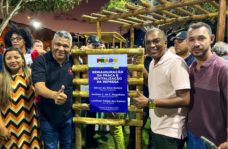 Prefeitura de Prado entrega nova praça e revitalização da represa de Cumuruxatiba