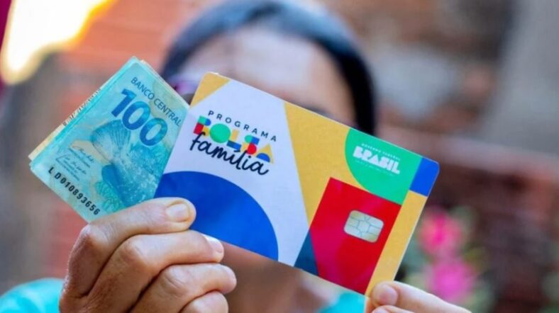 Bolsa Família paga valor extra e benefício é o maior da história