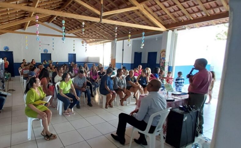 Trabalhadores da educação anunciam três paralisações de 24h em Itanhém