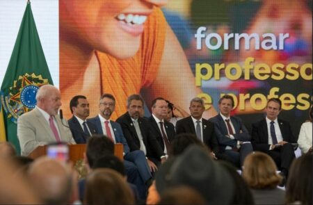 Jerônimo participa do lançamento do Compromisso Nacional Criança Alfabetizada, em Brasília