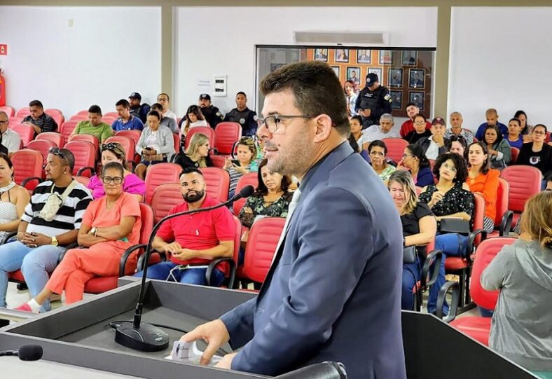 Servidores municipais de Eunápolis comemoram aumento do abono assiduidade