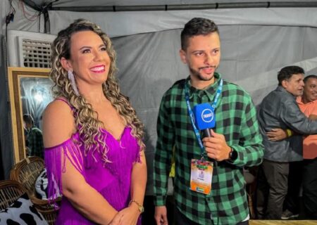 Prefeita Cordélia Torres anuncia show de Léo Santana para mês de julho