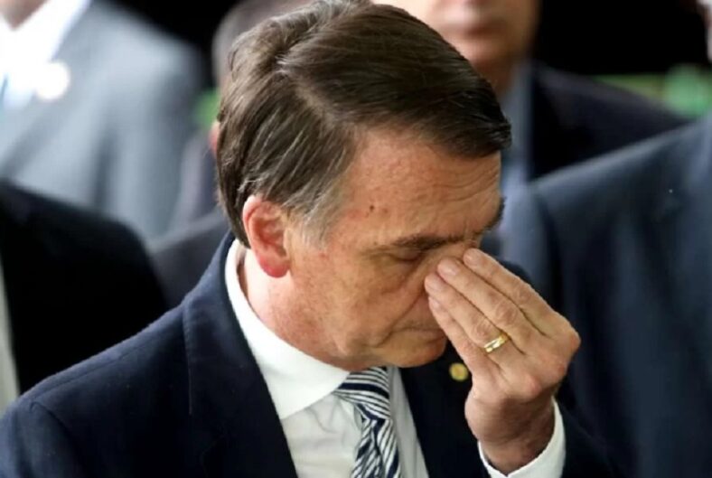 Por 5 votos a 2, TSE torna Jair Bolsonaro inelegível por oito anos