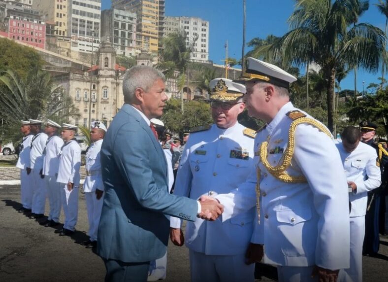 Governador Jerônimo acompanha cerimônia em homenagem ao 2 de Julho