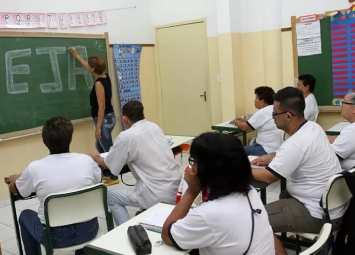 Eunápolis abre matrículas para Educação de Jovens, Adultos e Idosos nesta terça, 25