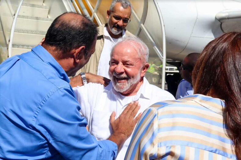 Presidente Lula dá sinal verde para pedido de prefeitos sobre construção de novo aeroporto em Ilhéus