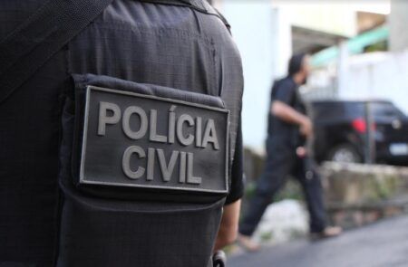 Polícia Civil prende homem em flagrante e recupera arma roubada em Eunápolis