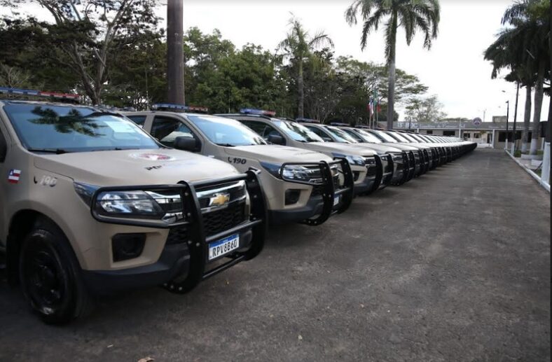 Teixeira de Freitas recebe viaturas semiblindadas e novas sedes da PM e Bombeiros