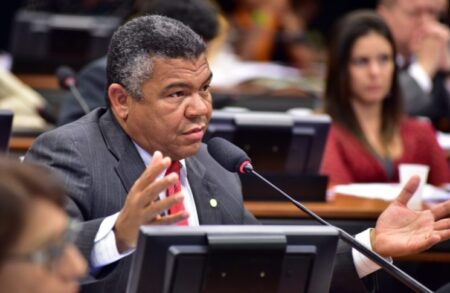 Ricardo Salles pede indiciamento de Valmir Assunção na CPI do MST, diz site