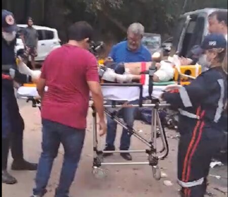 Motociclista morre e carona fica ferido após batida na BR-101