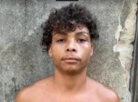 Homem de 26 anos é perseguido e morto a tiros após desembarcar de ônibus