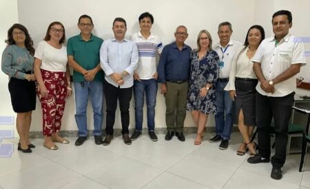 Sebrae e Associação Comercial de Teixeira de Freitas programam ações de fortalecimento empresarial